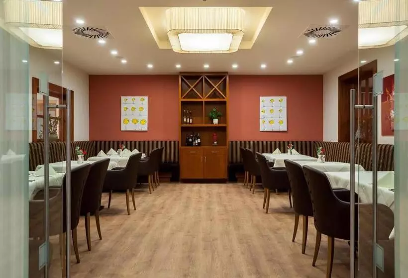 ホテル Restaurant Grimmingblick