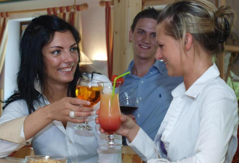 ホテル Salzburger Stubn