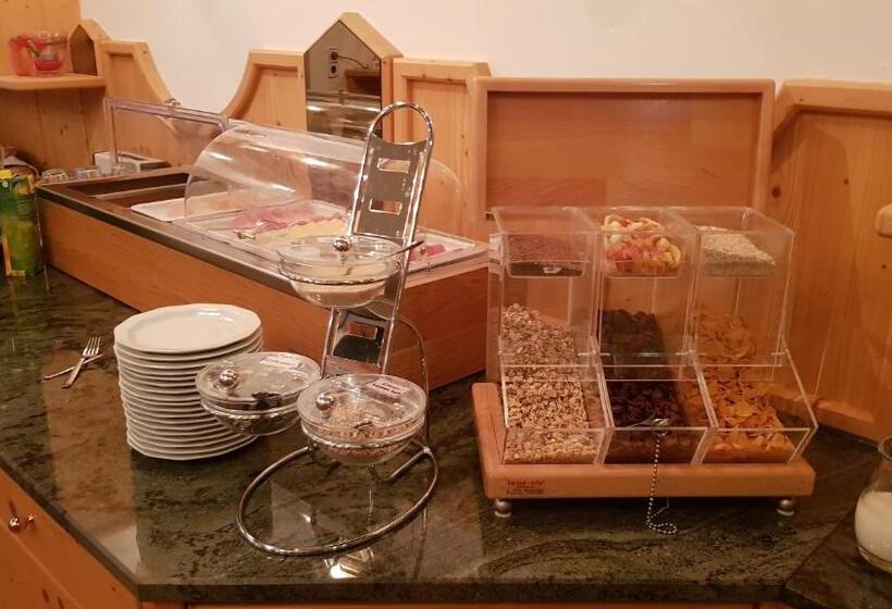 ホテル Salzburger Stubn