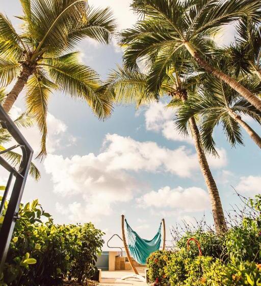 هتل The Bellafonte Luxury Oceanfront