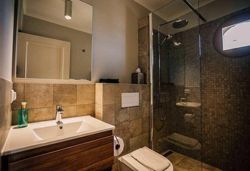 هتل The Bellafonte Luxury Oceanfront