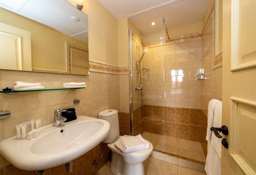 هتل The Bellafonte Luxury Oceanfront