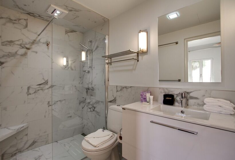 هتل The Bellafonte Luxury Oceanfront