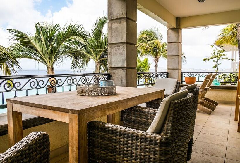 هتل The Bellafonte Luxury Oceanfront