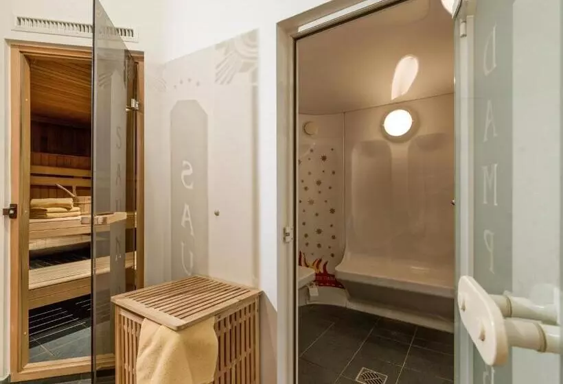 Hotelli Waldheim Garni