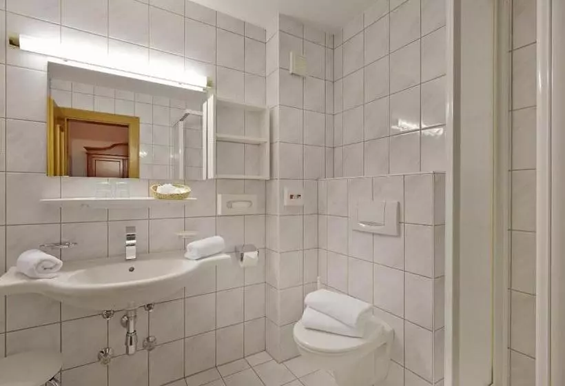 Hotelli Waldheim Garni