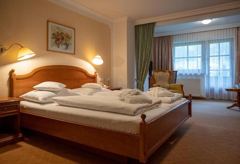 בית מלון כפרי Waldheim Garni