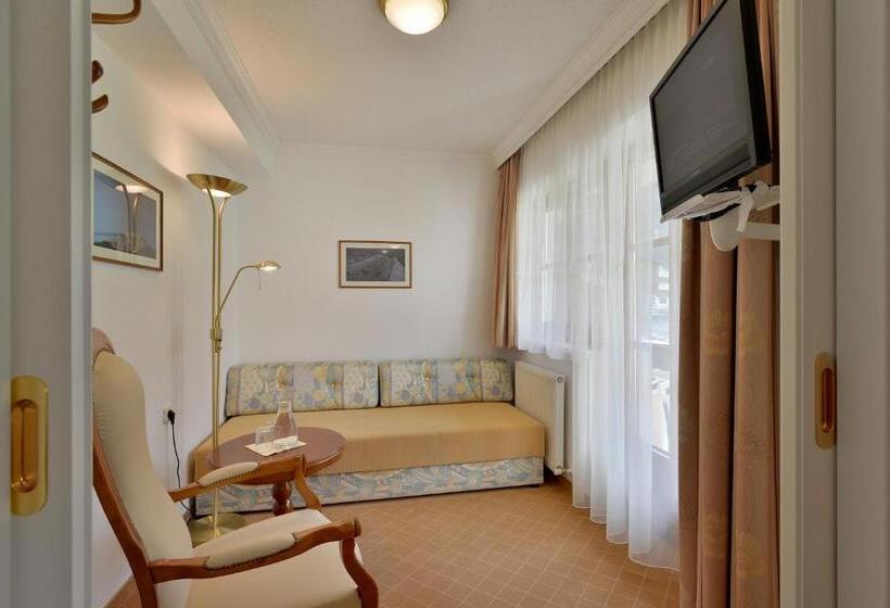 בית מלון כפרי Waldheim Garni