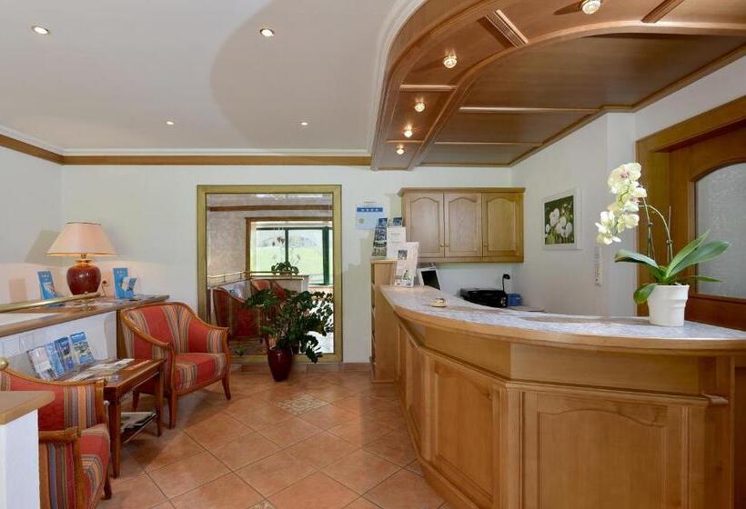 בית מלון כפרי Waldheim Garni