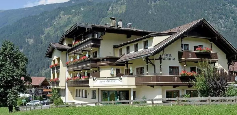 Hotelli Waldheim Garni