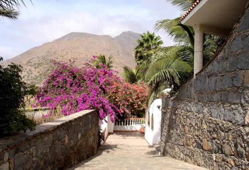 استراحتگاه King Fisher Village