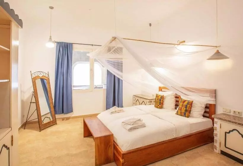 استراحتگاه King Fisher Village