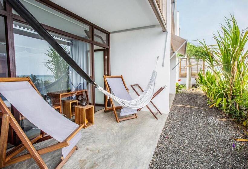 استراحتگاه King Fisher Village