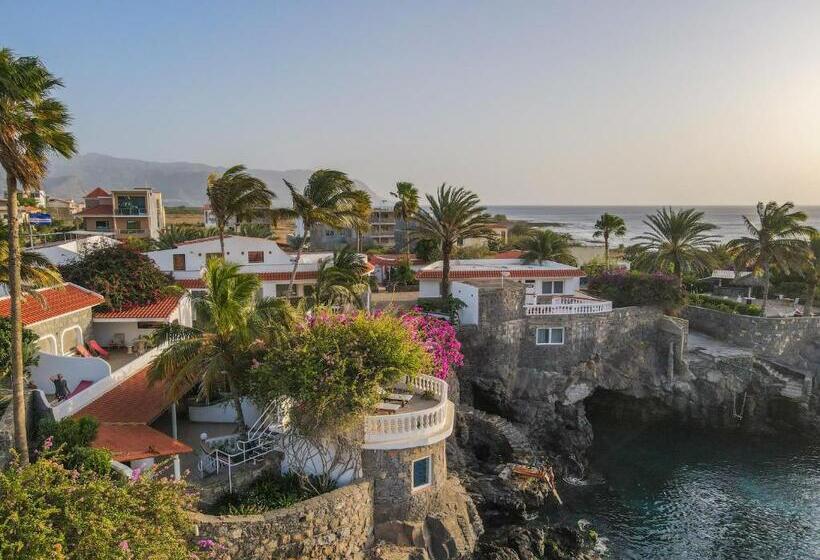 استراحتگاه King Fisher Village