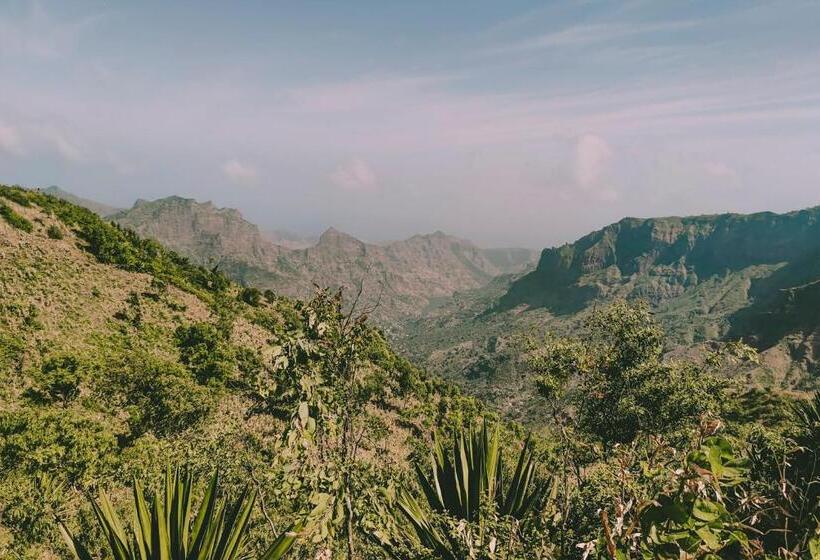 استراحتگاه King Fisher Village