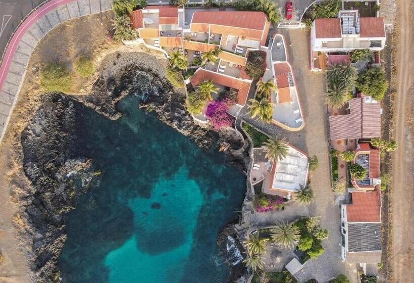 استراحتگاه King Fisher Village