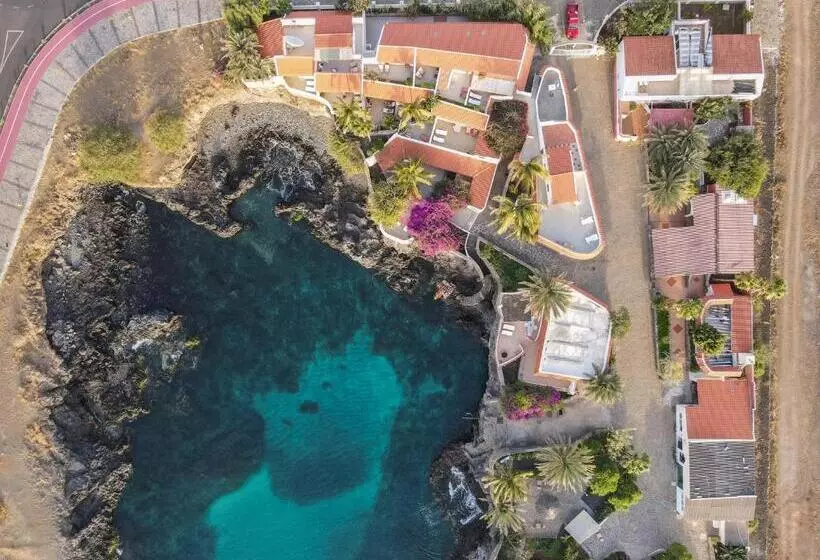 استراحتگاه King Fisher Village