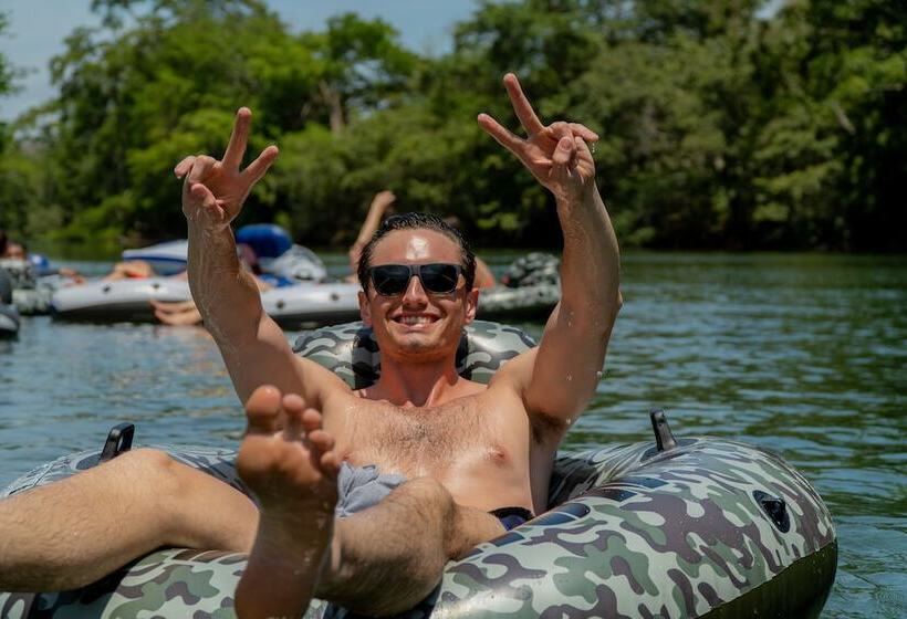 هاستل Bella's Backpackers Cayo