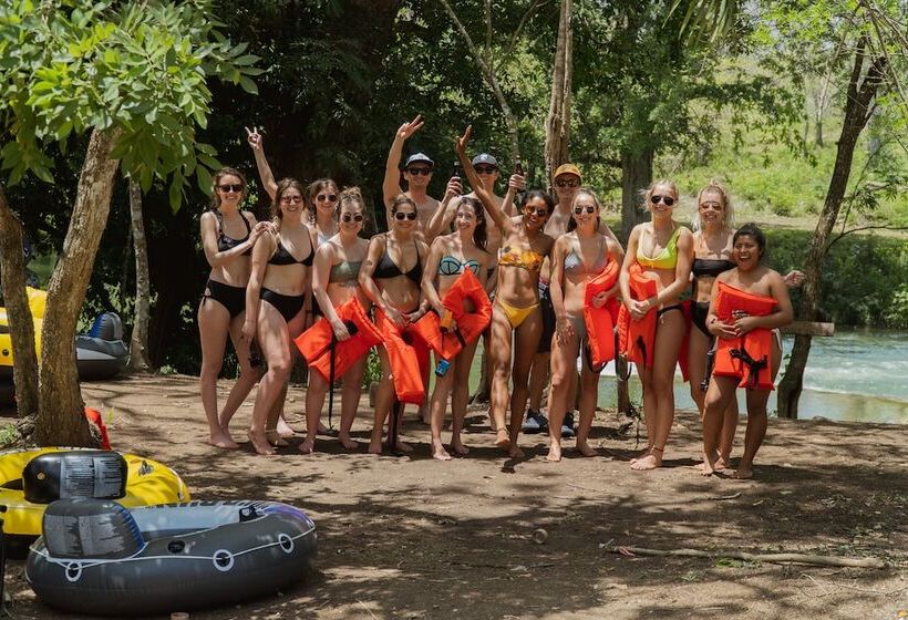 هاستل Bella's Backpackers Cayo