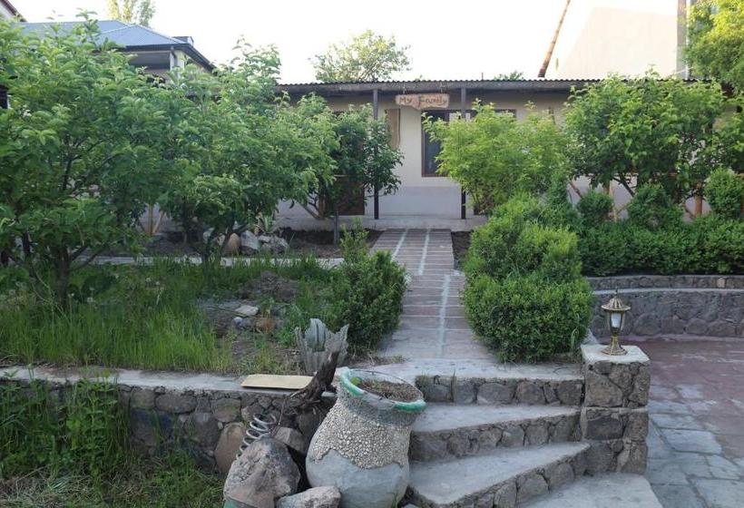 تختخواب و صبحانه My Family Guesthouse