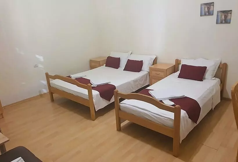 تختخواب و صبحانه Kesabella Touristic House