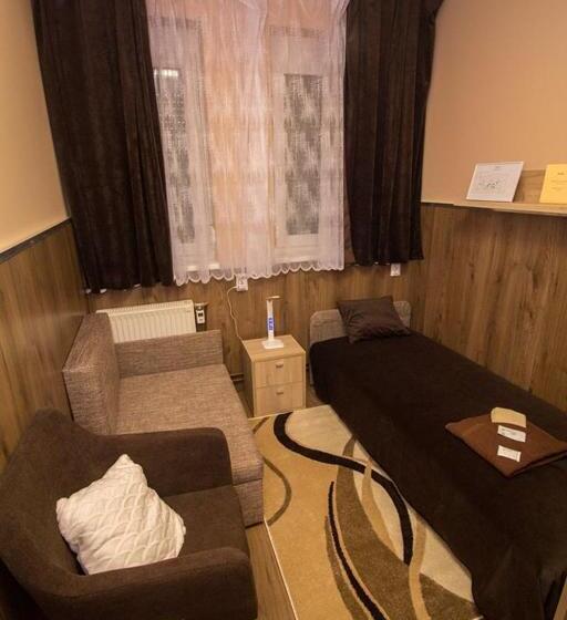 مبيت وإفطار M7 Galéria Panzió