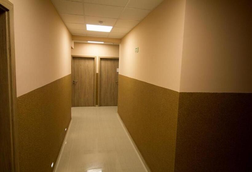 مبيت وإفطار M7 Galéria Panzió