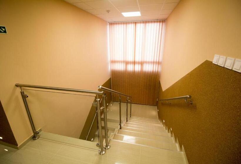 مبيت وإفطار M7 Galéria Panzió