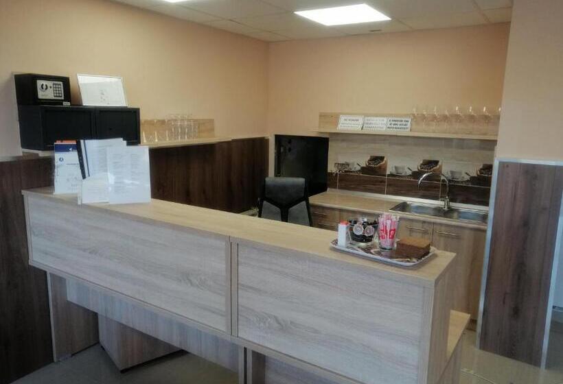 مبيت وإفطار M7 Galéria Panzió