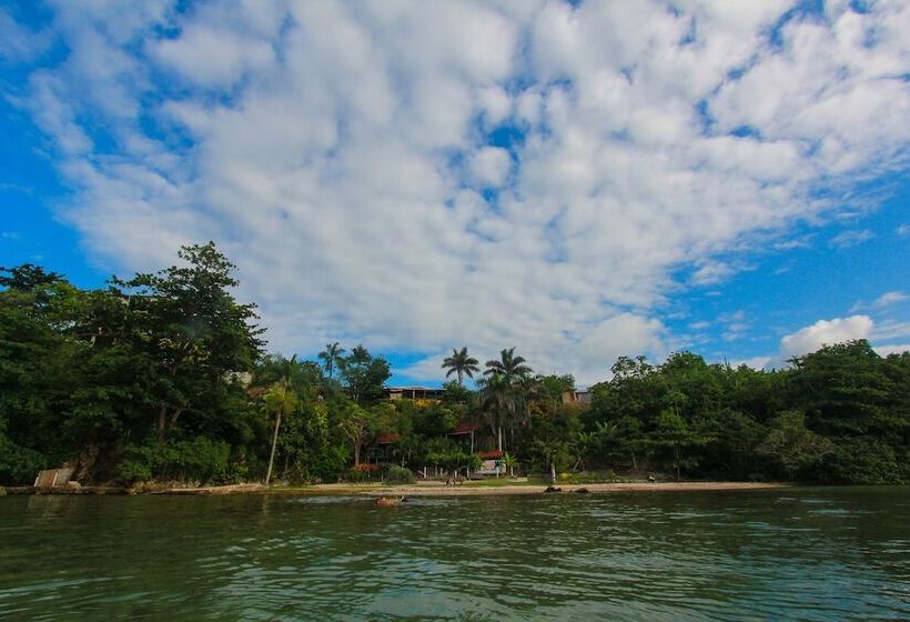 تختخواب و صبحانه Zion Country