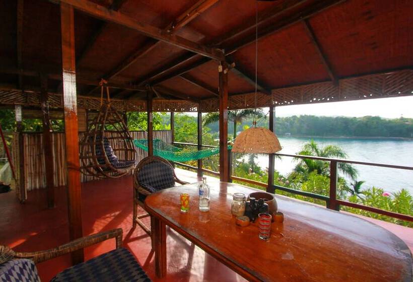 تختخواب و صبحانه Zion Country