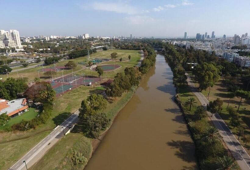 Hi   Bnei Dan   Tel Aviv Hostel