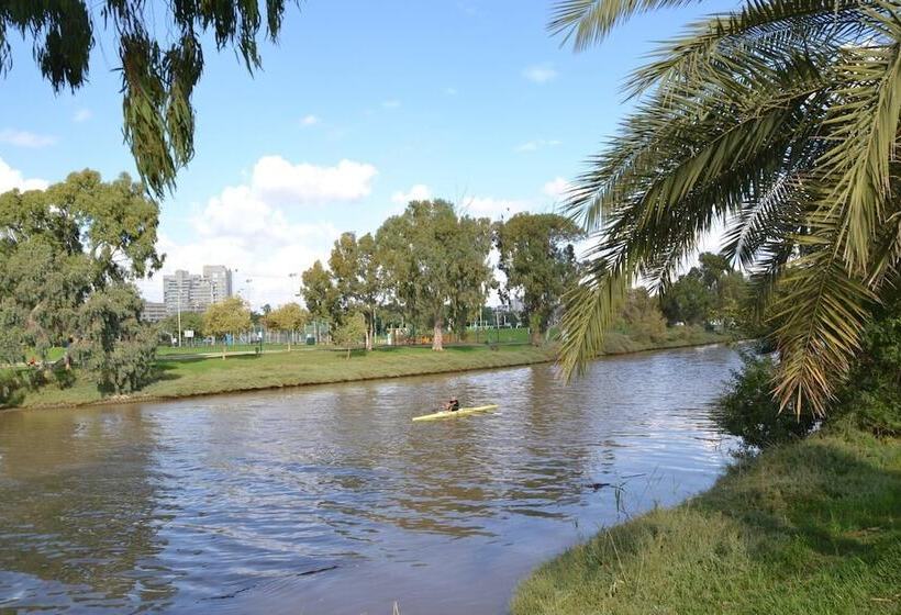 Hi   Bnei Dan   Tel Aviv Hostel