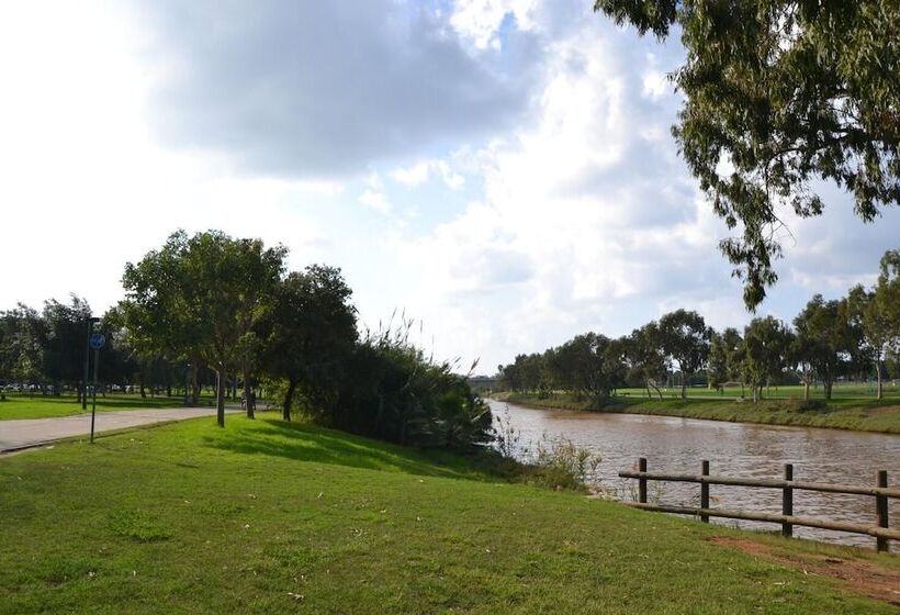 Hi   Bnei Dan   Tel Aviv Hostel