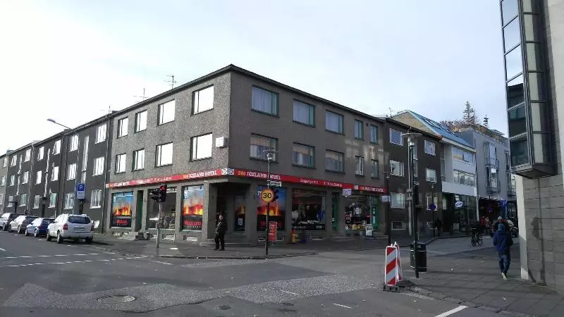 هتل 100 Iceland