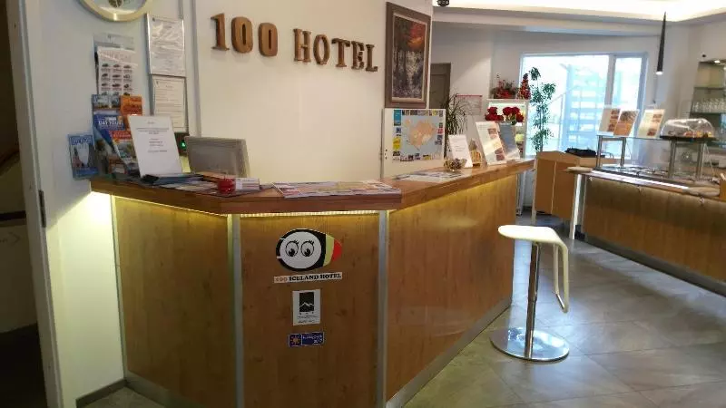 هتل 100 Iceland
