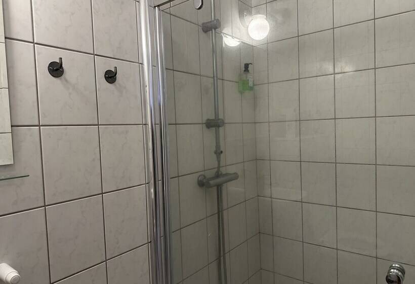 هتل Kanslarinn Hella