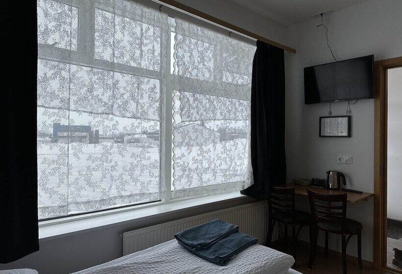 هتل Kanslarinn Hella