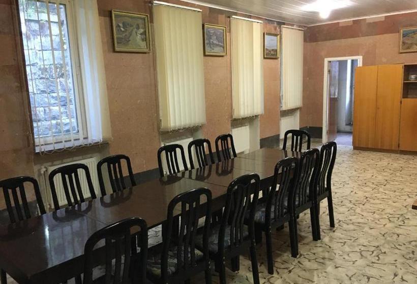 هتل Nairi Rest House