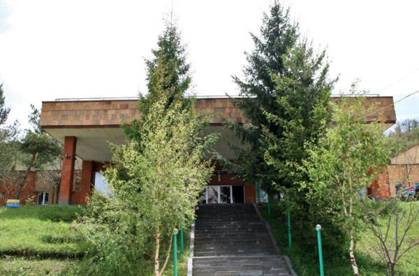 هتل Nairi Rest House