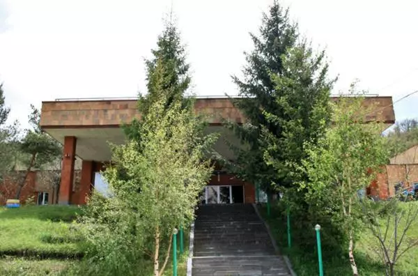 هتل Nairi Rest House