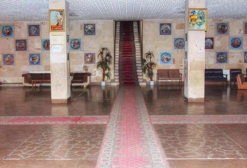 هتل Nairi Rest House