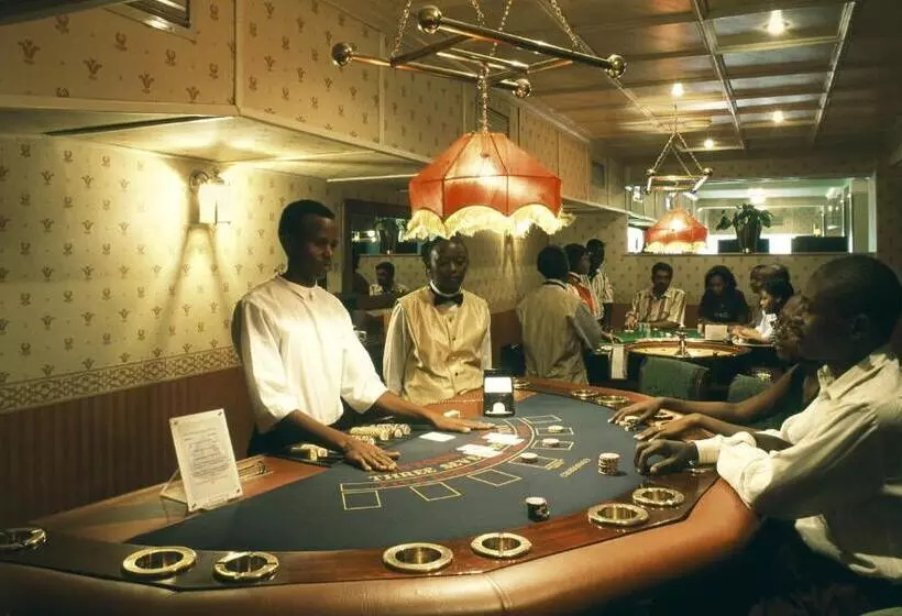 هتل Royal Court