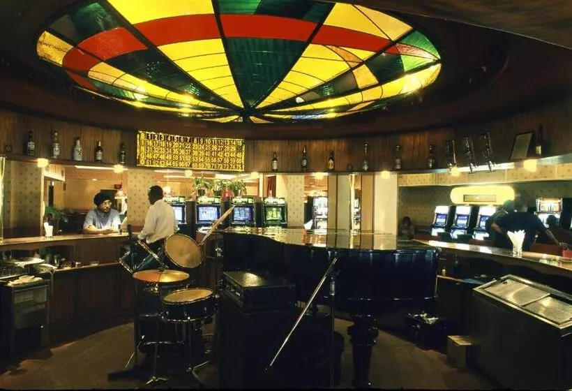 هتل Royal Court