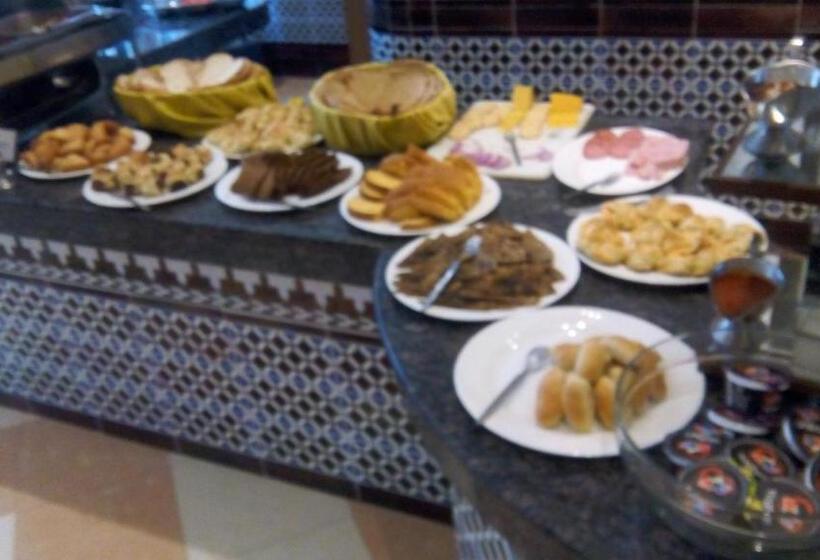 Отель Royal Court