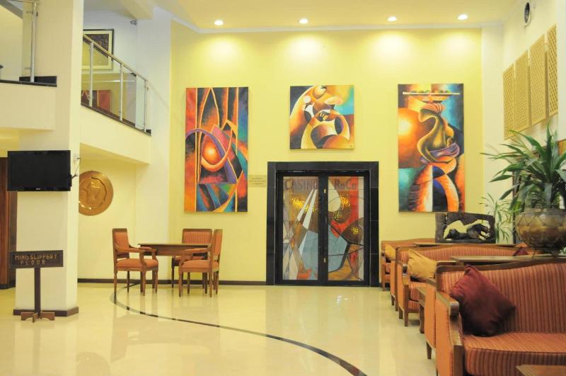 Отель Royal Court