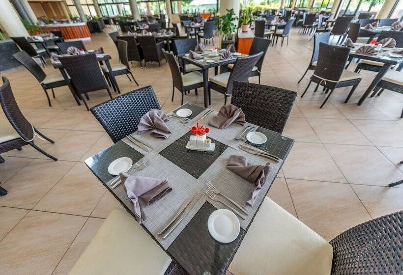 Mana Island Resort & Spa   Fiji