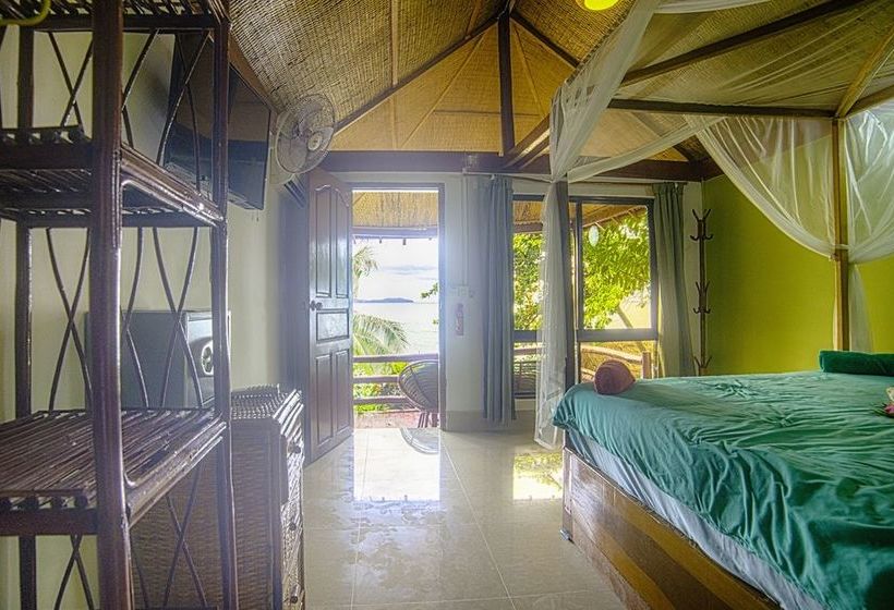 אתר נופש Above Us Only Sky