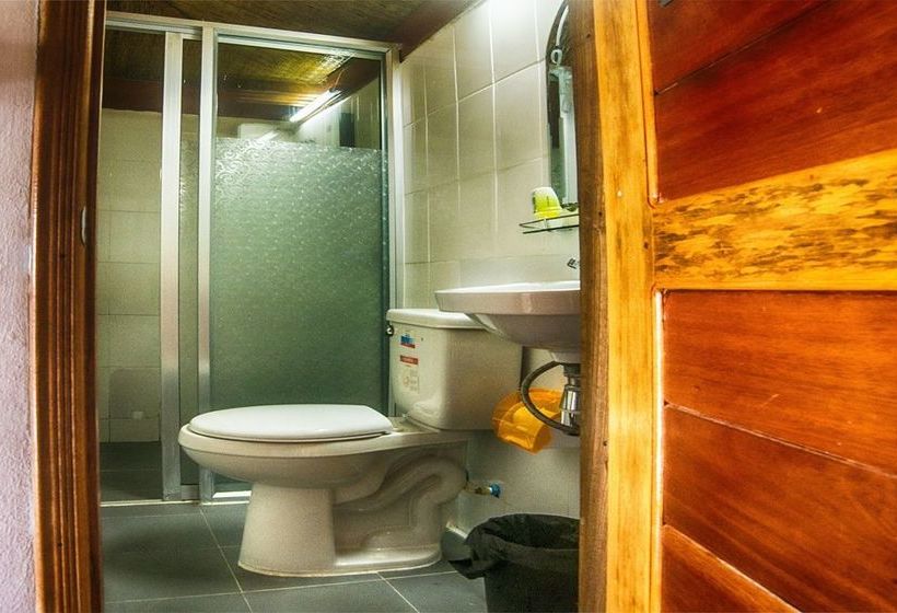 אתר נופש Above Us Only Sky