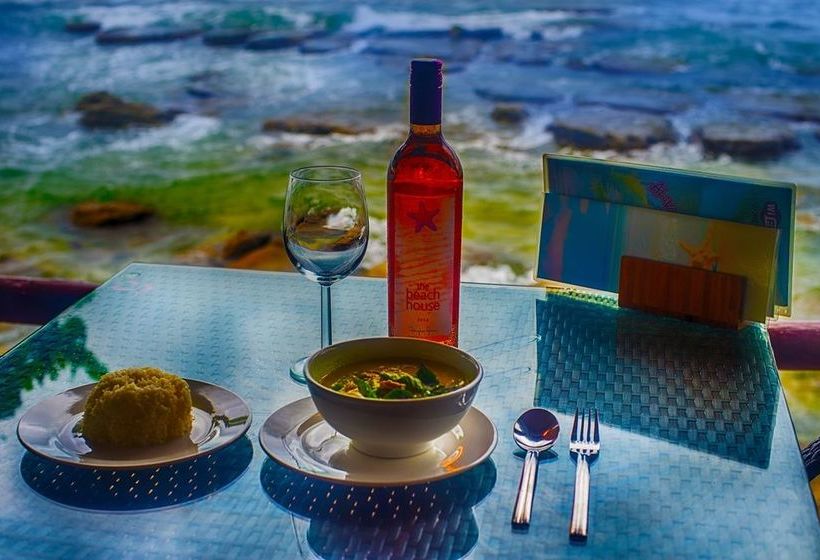 אתר נופש Above Us Only Sky